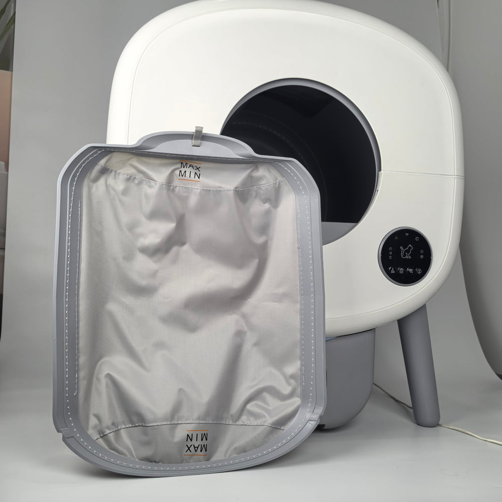 Generic litter box liner highlighting durable scratch-resistant surface