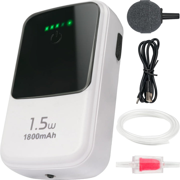 Ghosthorn silent dual-aerator in tank delivering stable air flow for live bait.