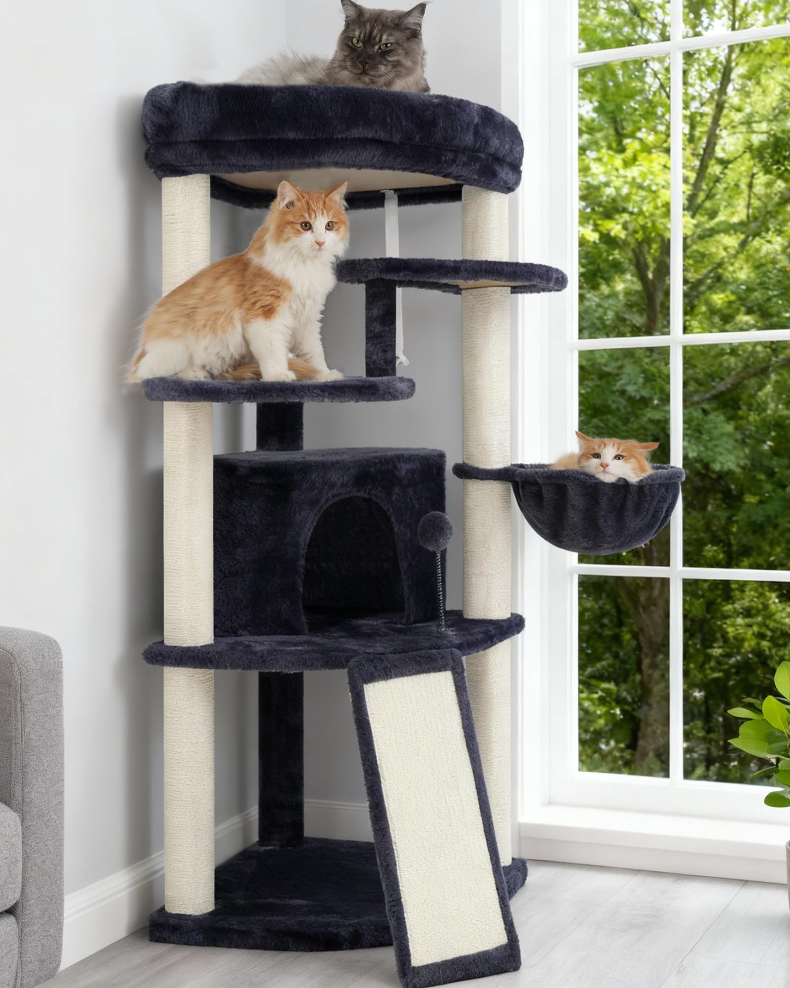 Gitelsnour Corner Cat Tree arrives with clear assembly instructions and tools.