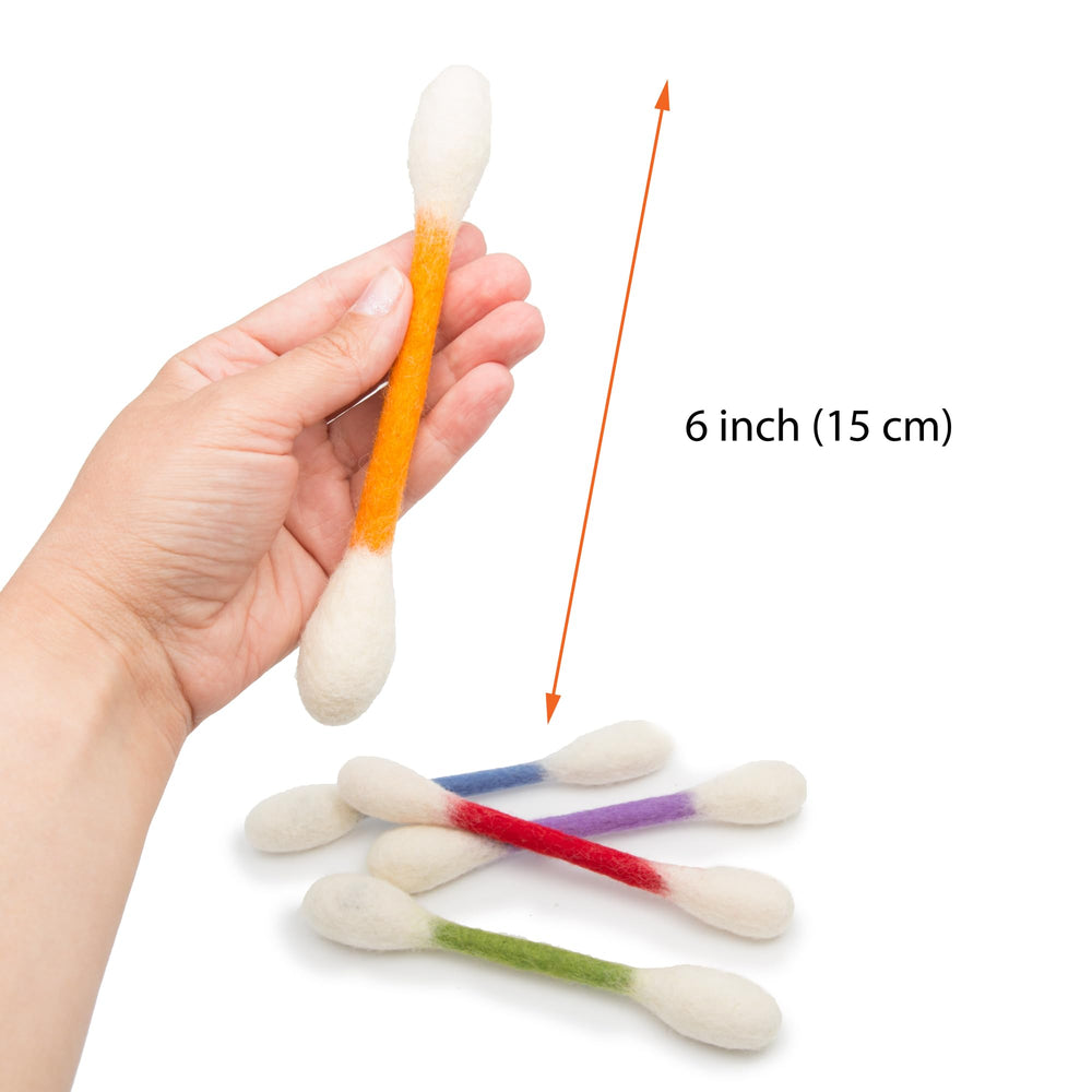 Glaciart One swabs cat toys catnip, natural wool and azo-free dyes ensure safe chewing.