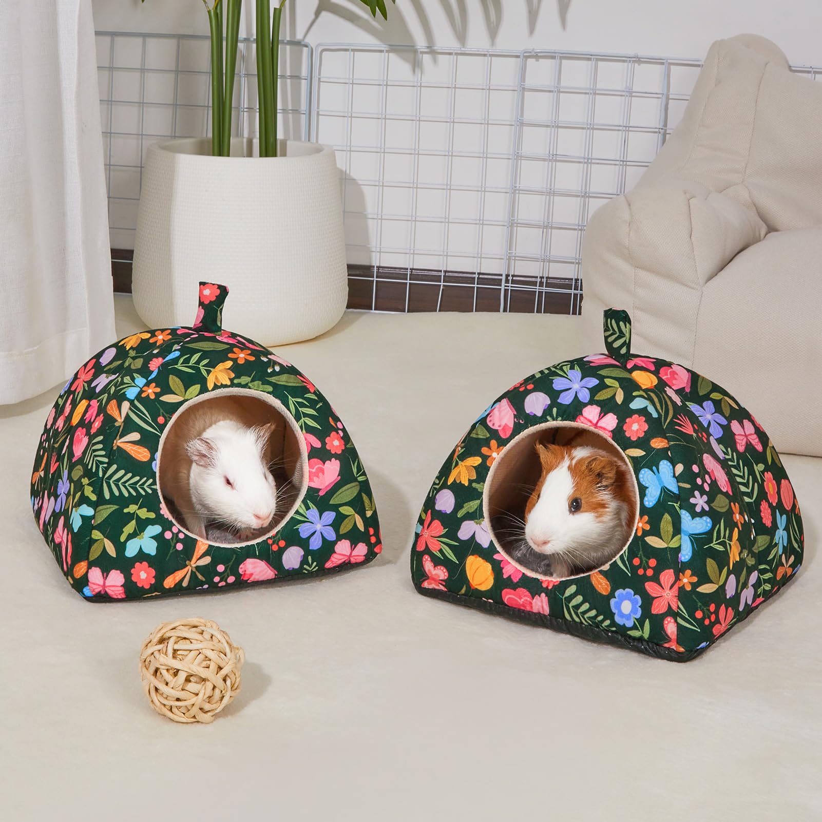 Glittme guinea pig hideout with removable cushions for easy cleaning.