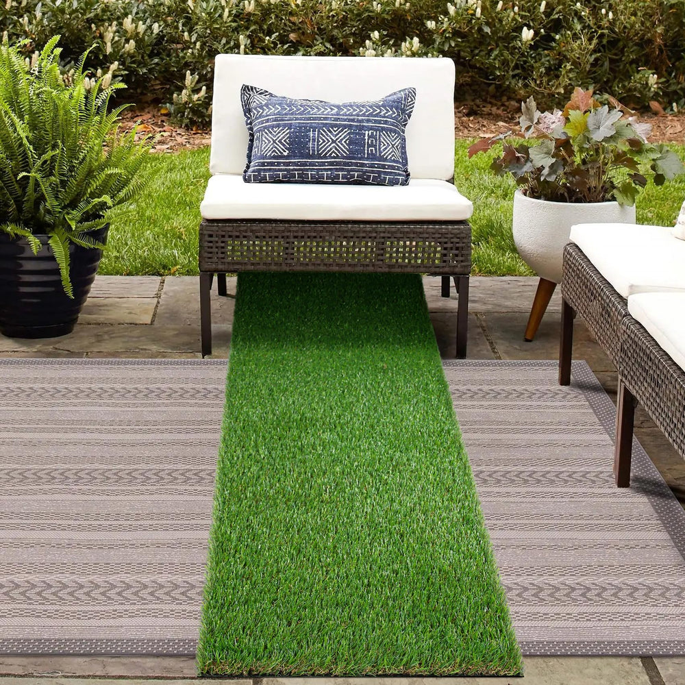 GLOBREEN 2x6ft artificial turf roll, ideal for patio and indoor spaces, easy to cut.
