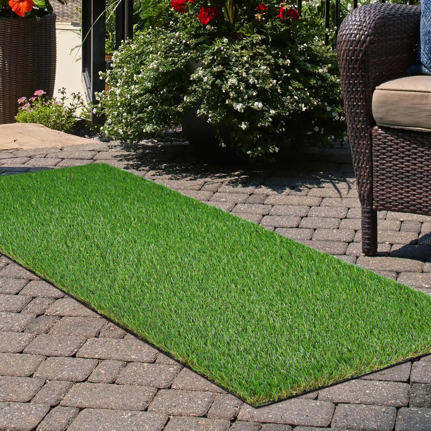 GLOBREEN easy-clean turf rug for outdoor spaces.