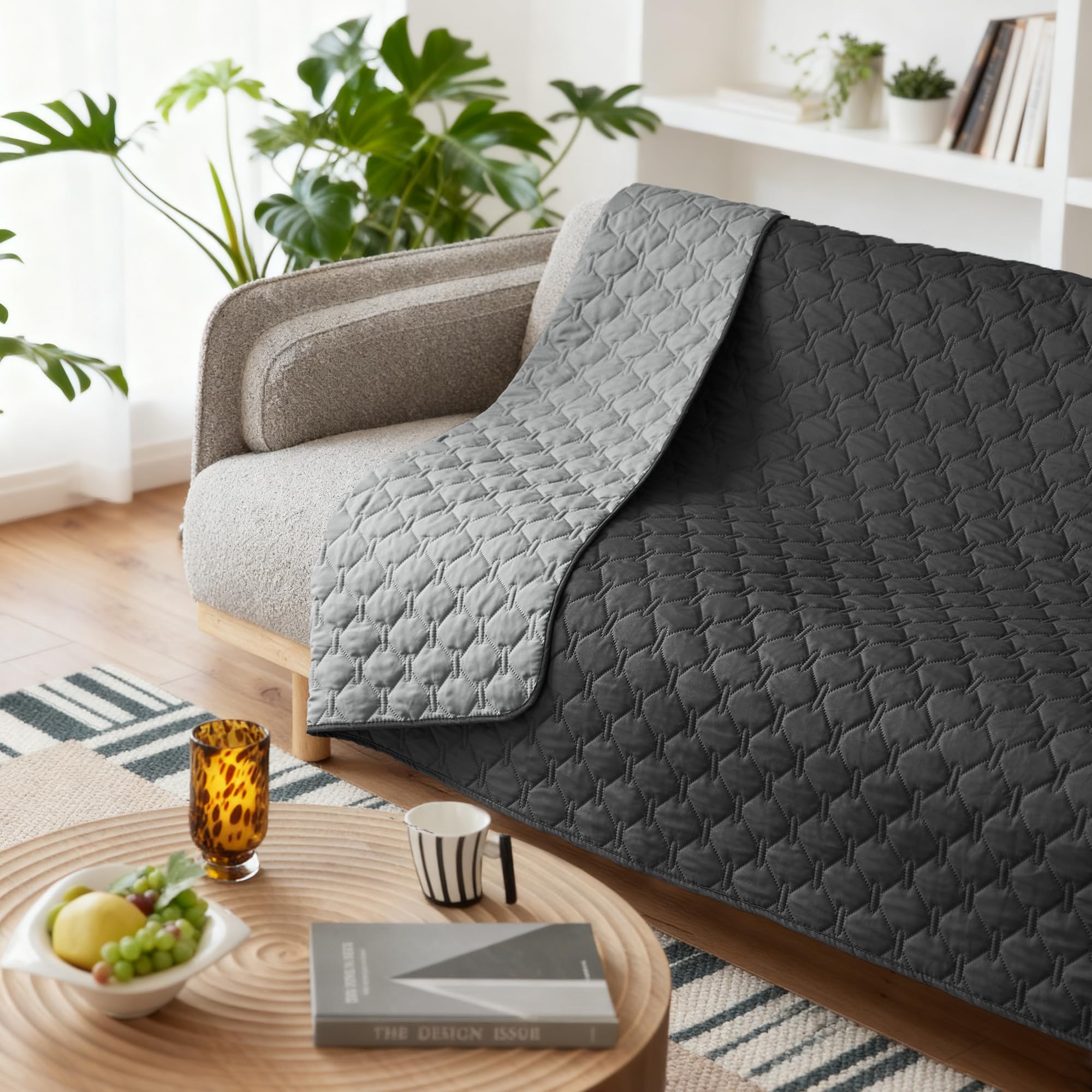 Gogobunny travel-friendly waterproof blanket for cars and picnics