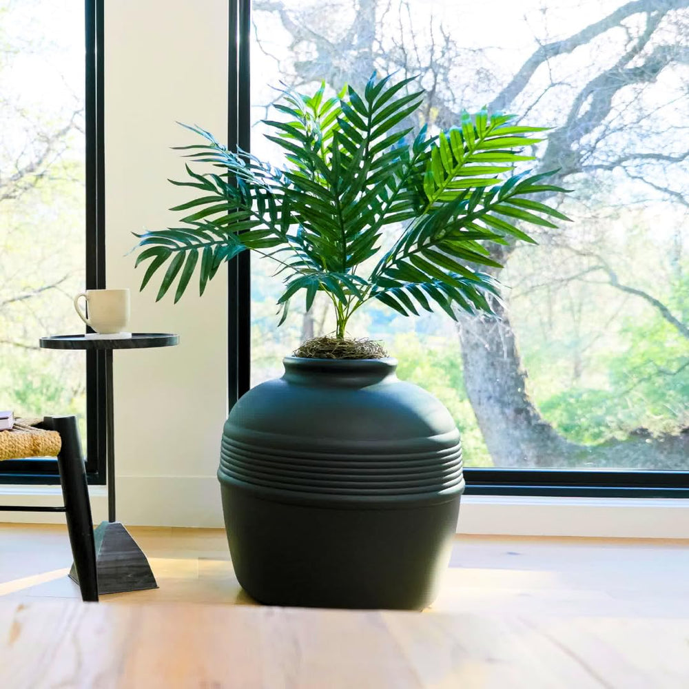 Good Pet Stuff Hidden Litter Box Planter carbon filter provides odor reduction