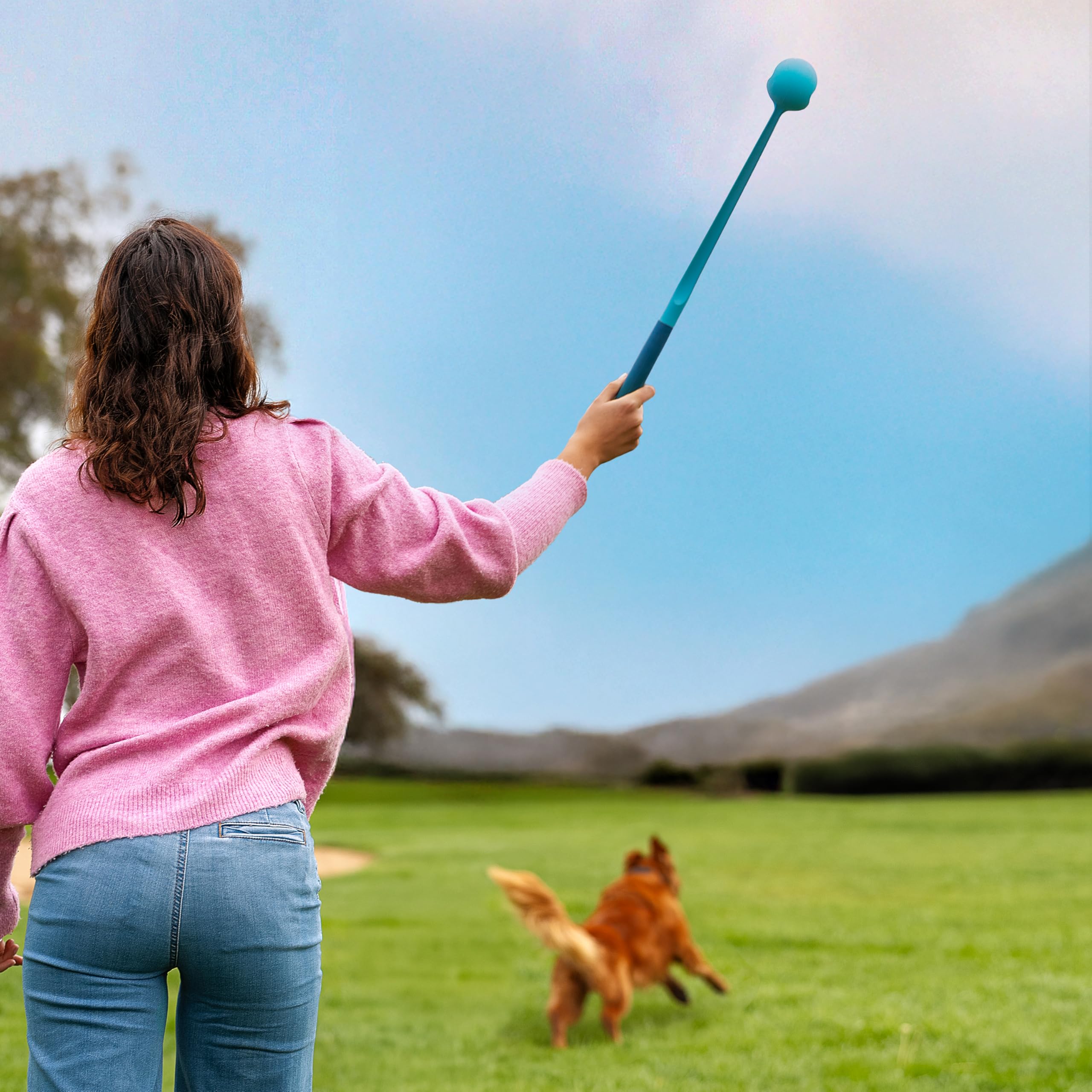 GoSports Pets 24-inch design delivers longer throws with less effort.