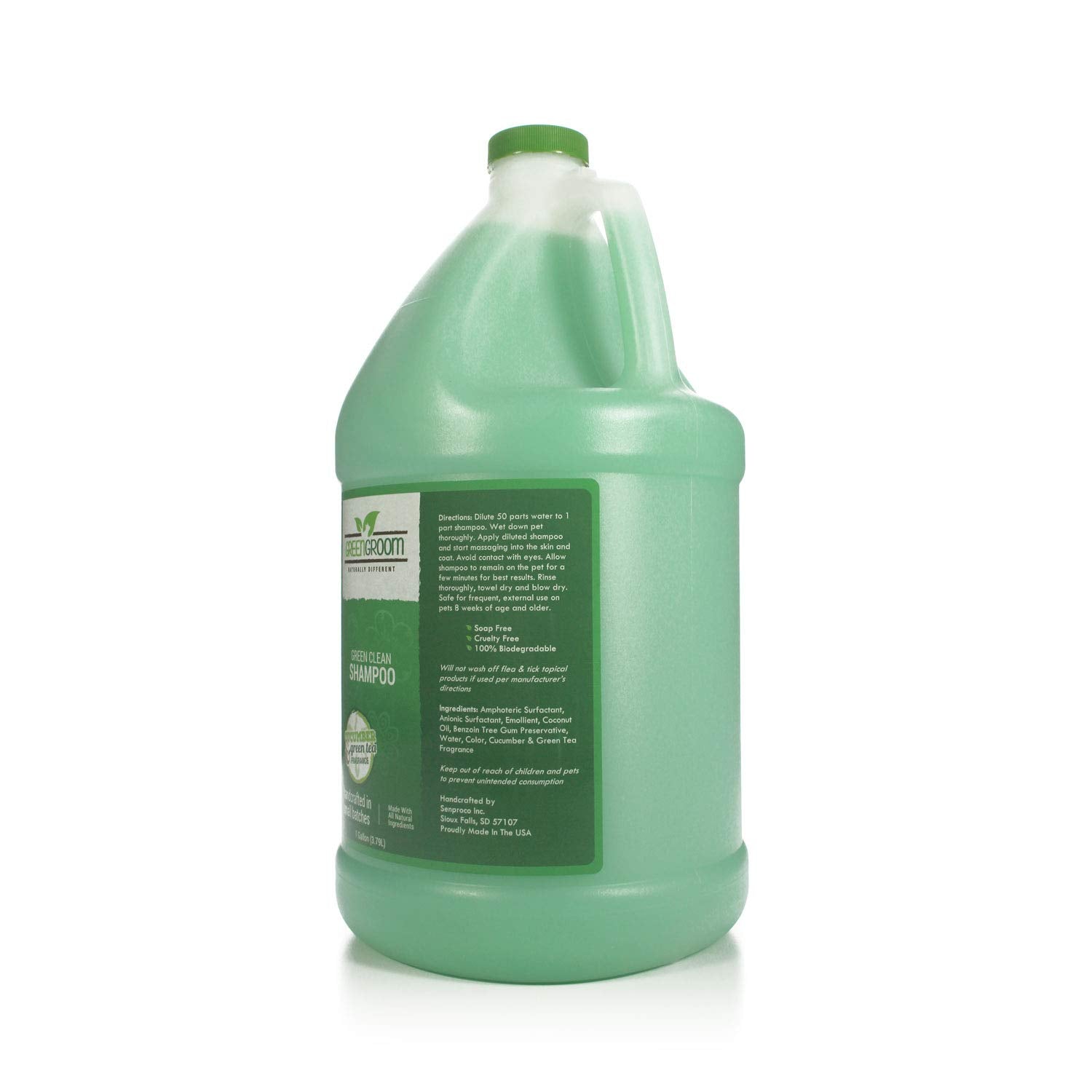 Green Groom Green Clean label-close highlights premium, professional-grade dog shampoo.