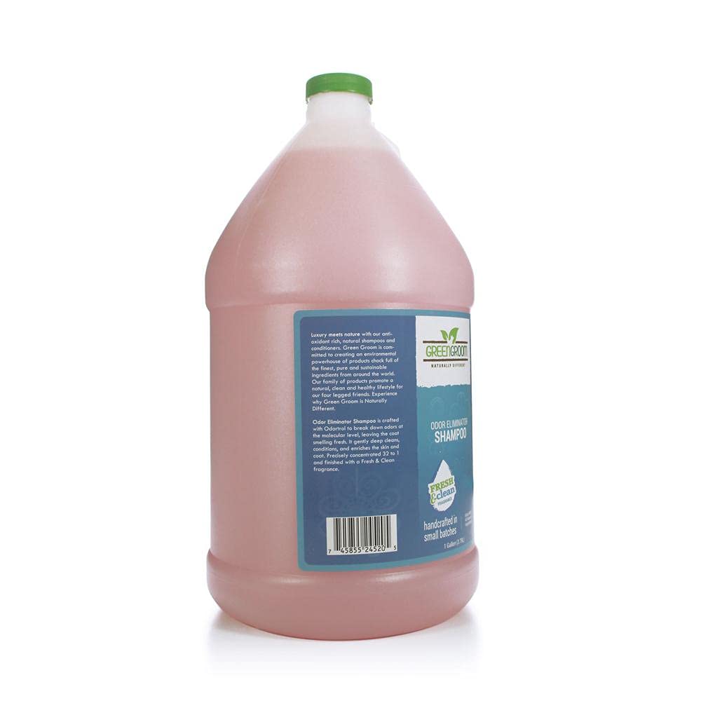 GreenGroom bottle pour demonstrates ultra-concentrated 32:1 formula for easy dilution.