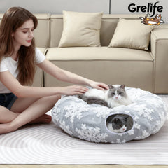 Grelife cat tunnel bed non-slip base keeps the bed steady.