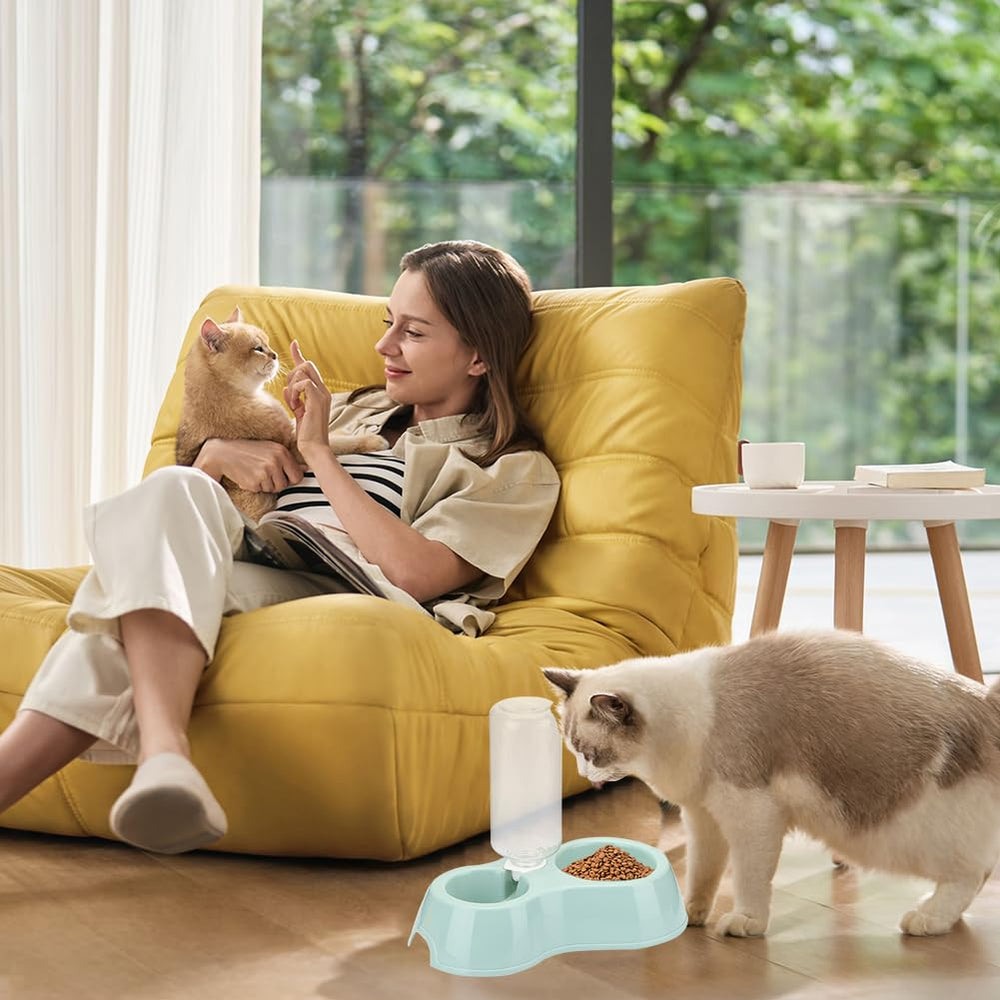 GRETJOB scratching pad engages claws and protects furniture.