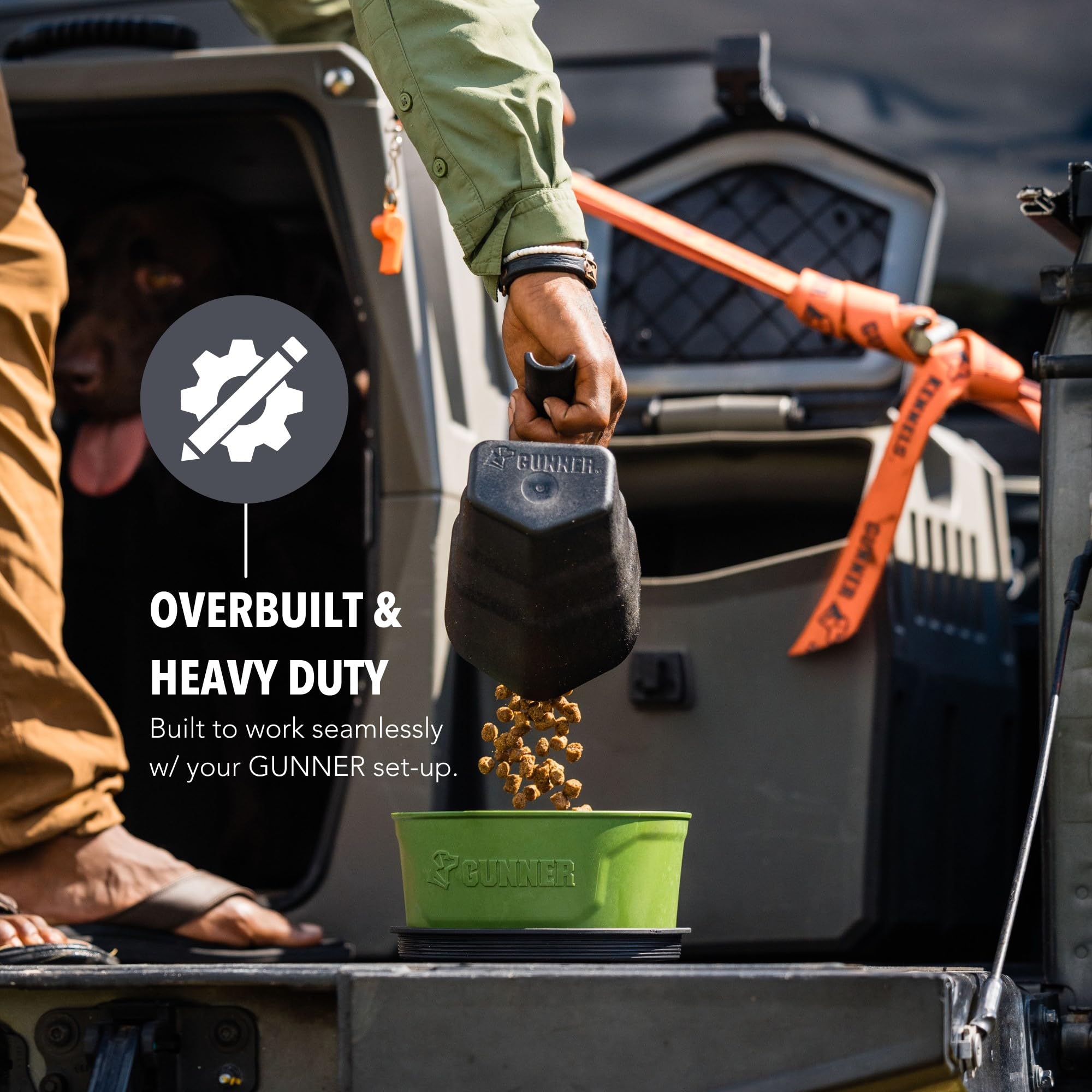 GUNNER easy-clean scoop is dishwasher-safe for quick cleanup.