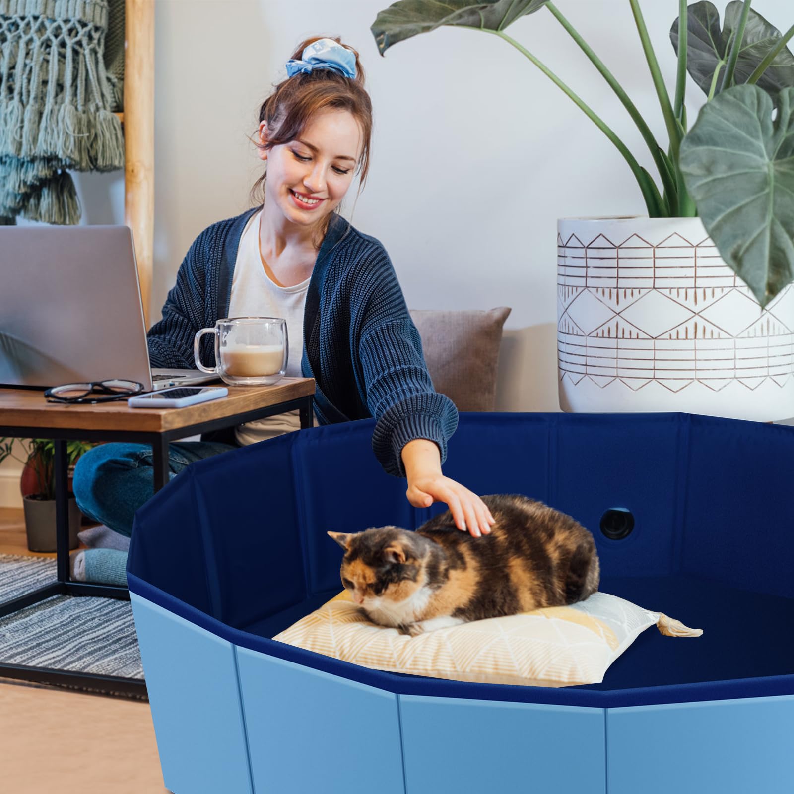 HALAGAS foldable storage cat box indoor/outdoor use in action.