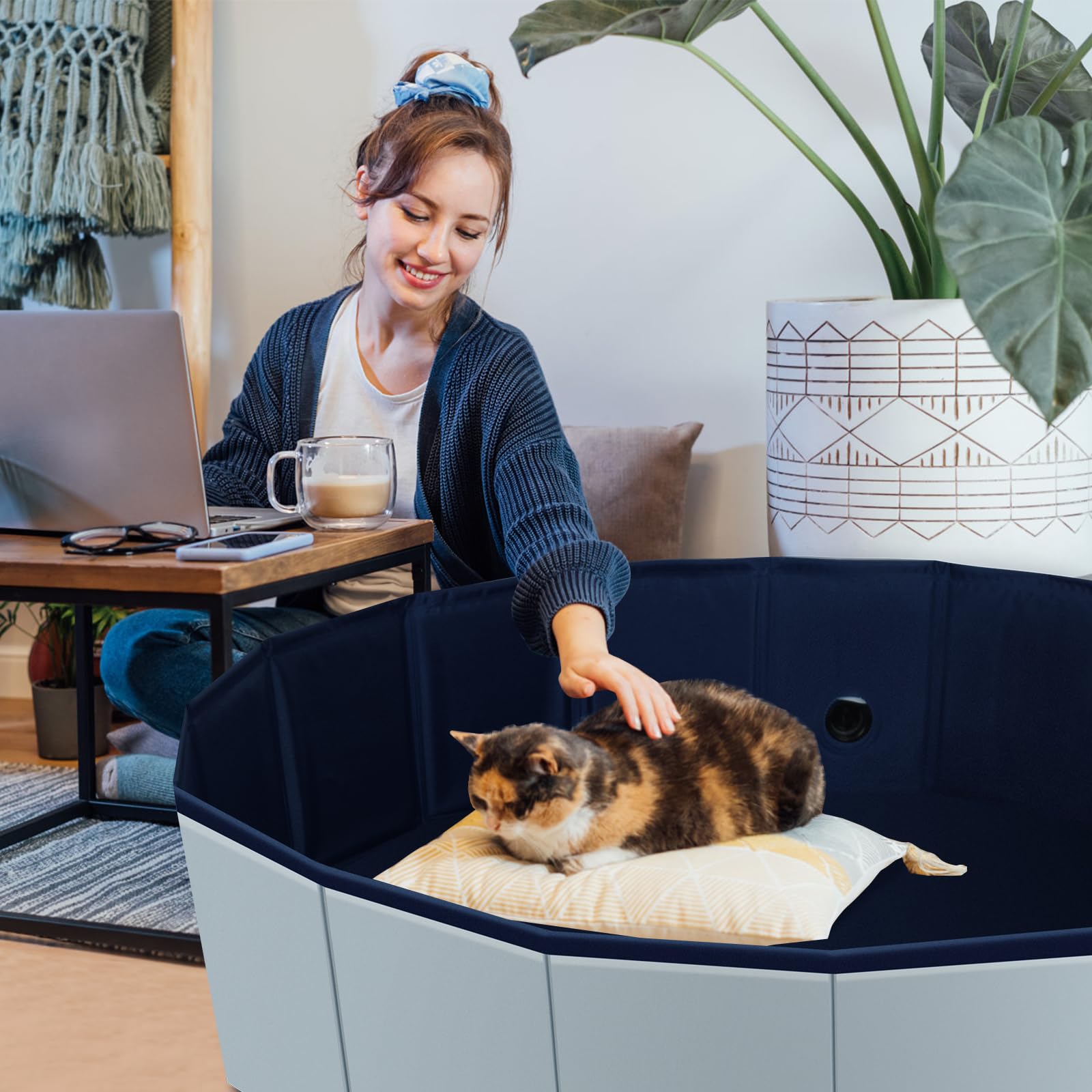 HALAGAS suitable for indoor and outdoor spaces and easy storage.