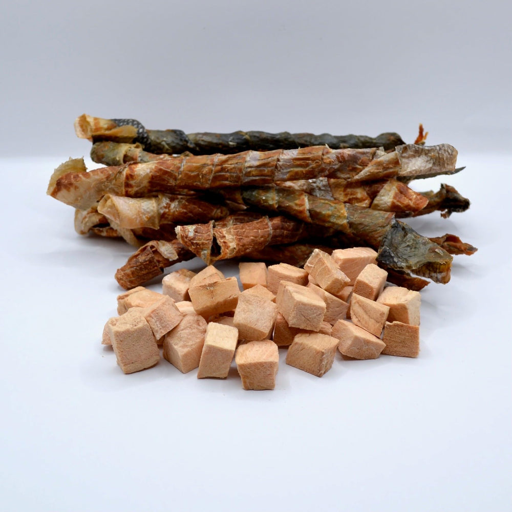 Happy Claws Lucky Paws freeze-dried cubes with rich salmon flavor