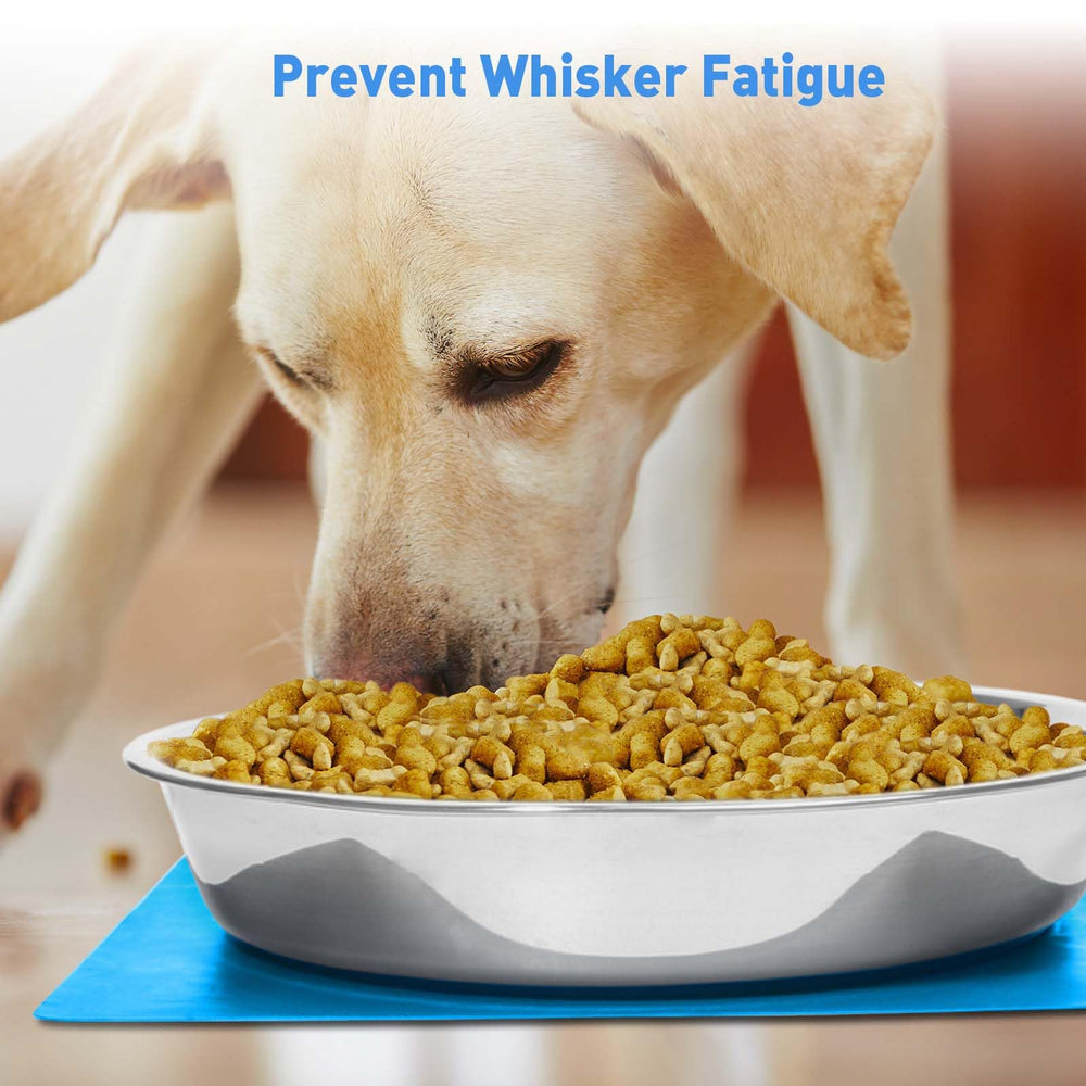 Harhana non-slip pad under bowl helps keep feeding area tidy.