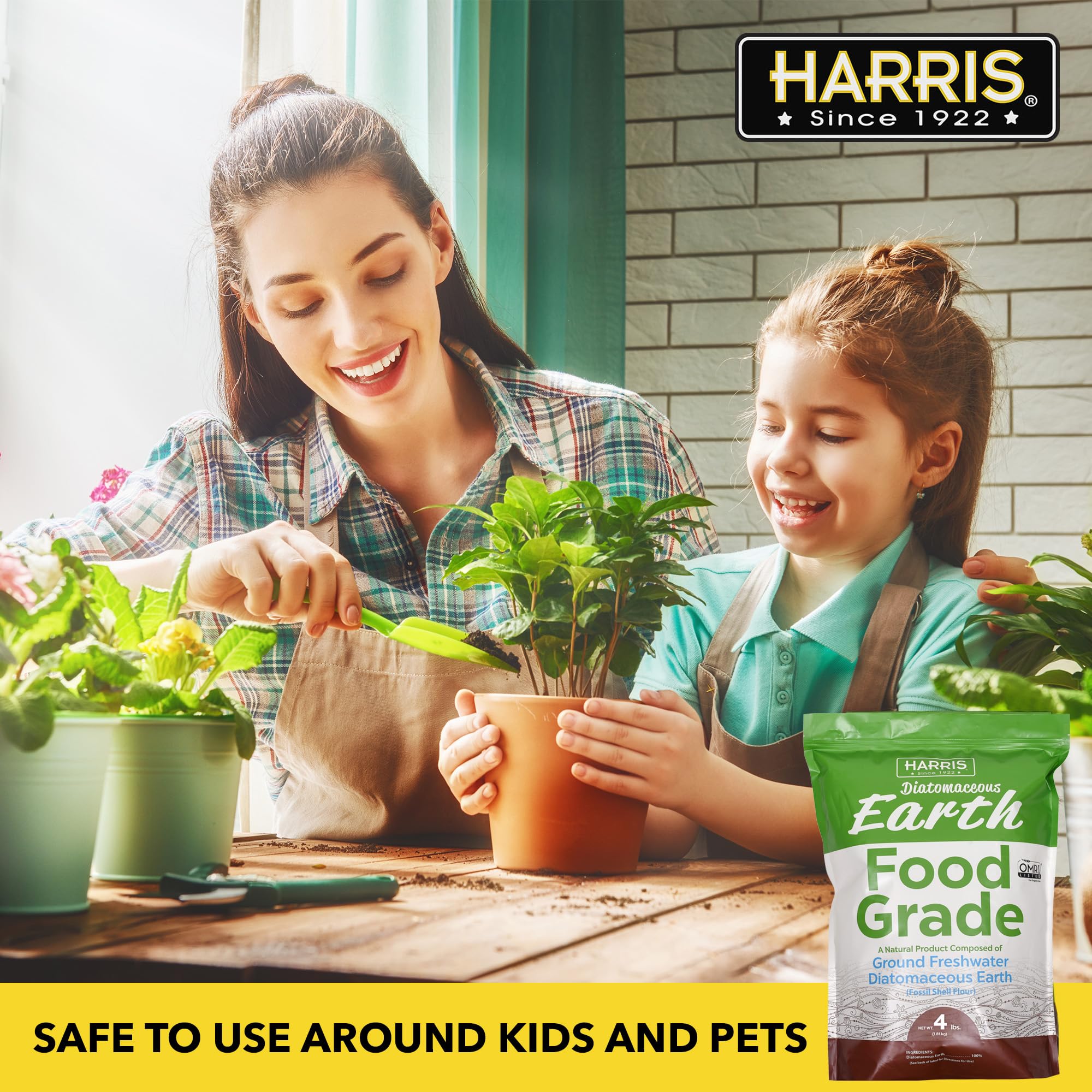 Harris Diatomaceous Earth close-up powder texture showing fine food grade consistency.