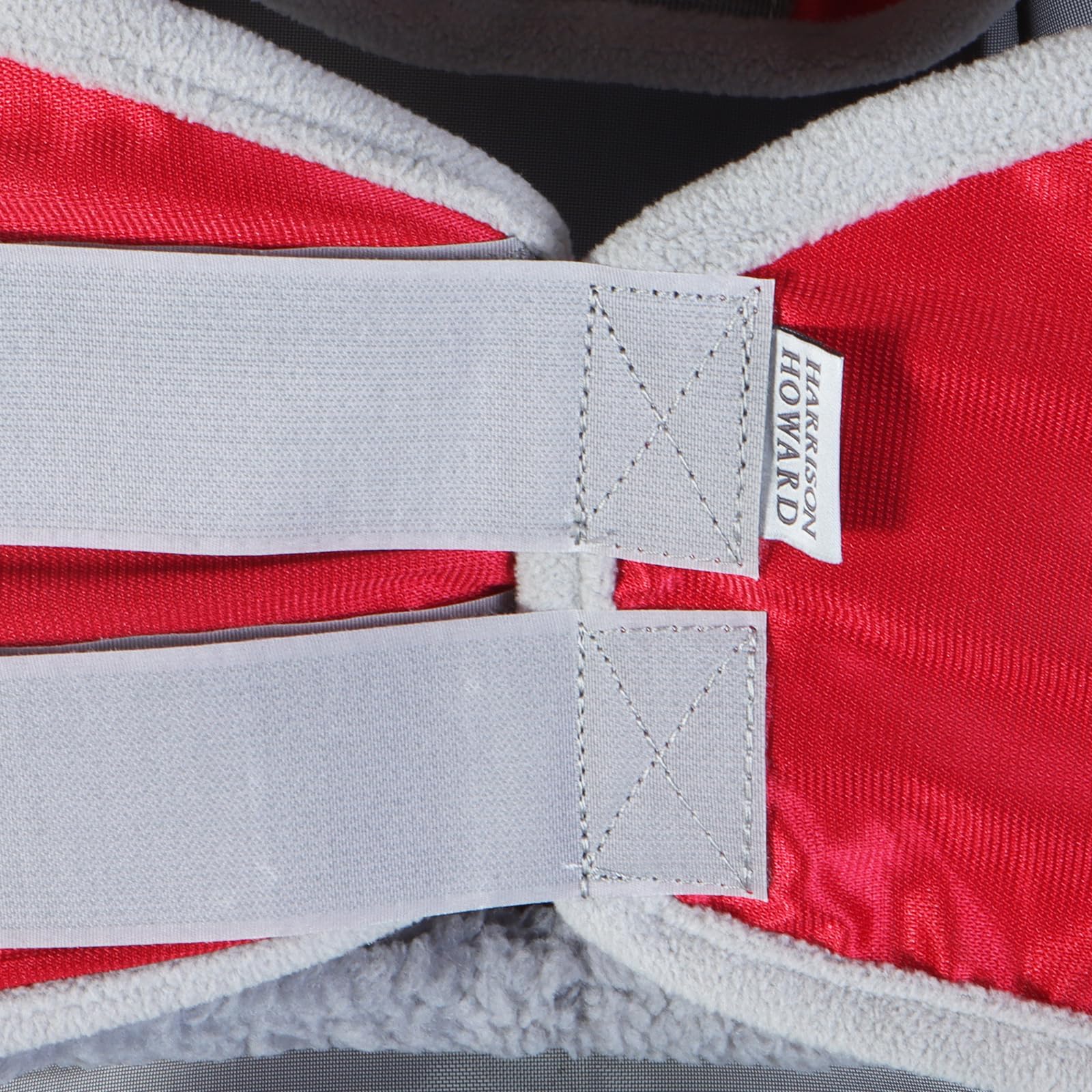 Harrison Howard CareMaster Pro fleece-padding fly mask minimizes rubbing during wear.