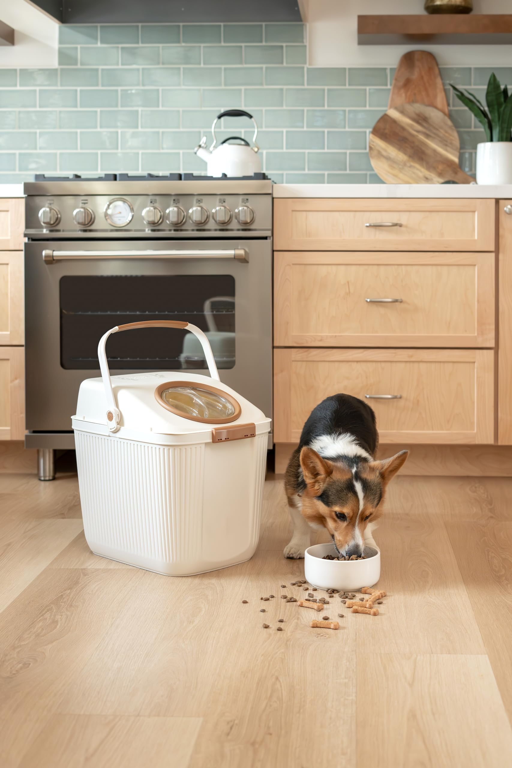 Harry Barker 25-pound capacity accommodates large bags while reducing kitchen clutter.