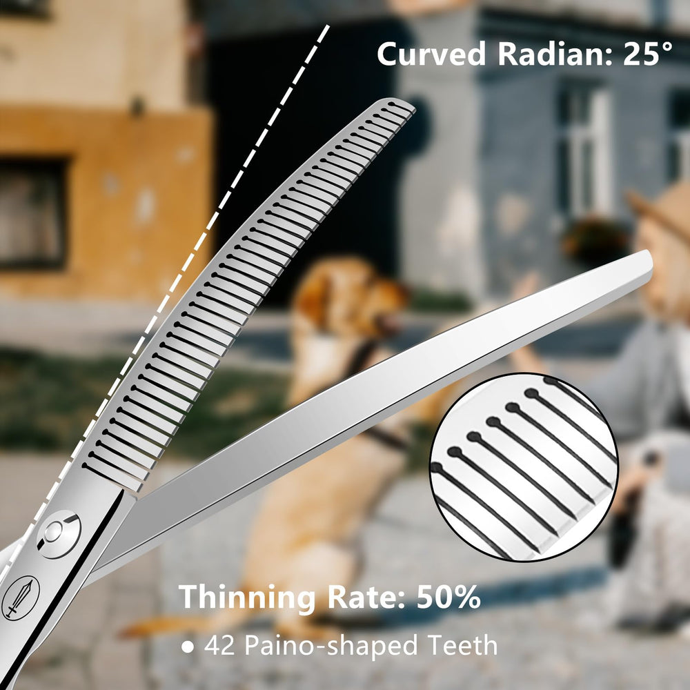 Hashimoto curved fluffer ergonomic handle supports comfortable grooming sessions.