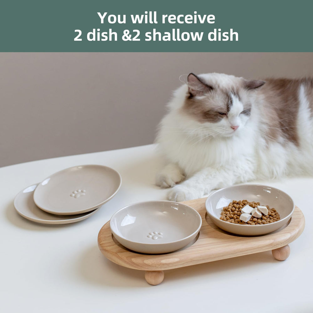 Raised design helps maintain a comfortable eating posture for cats.