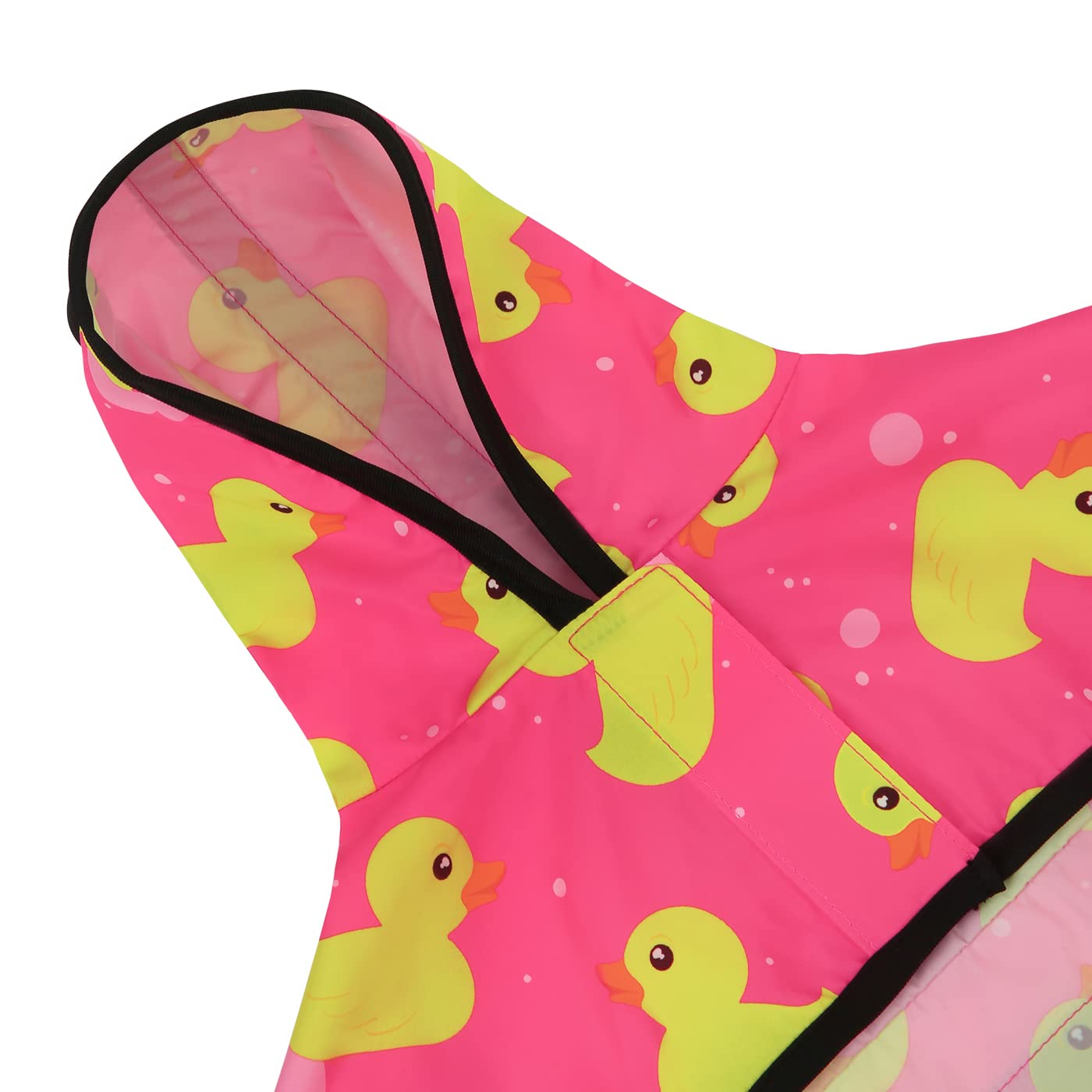 HDE dog raincoat in water-resistant polyester fabric keeps your dog drier in light rain.