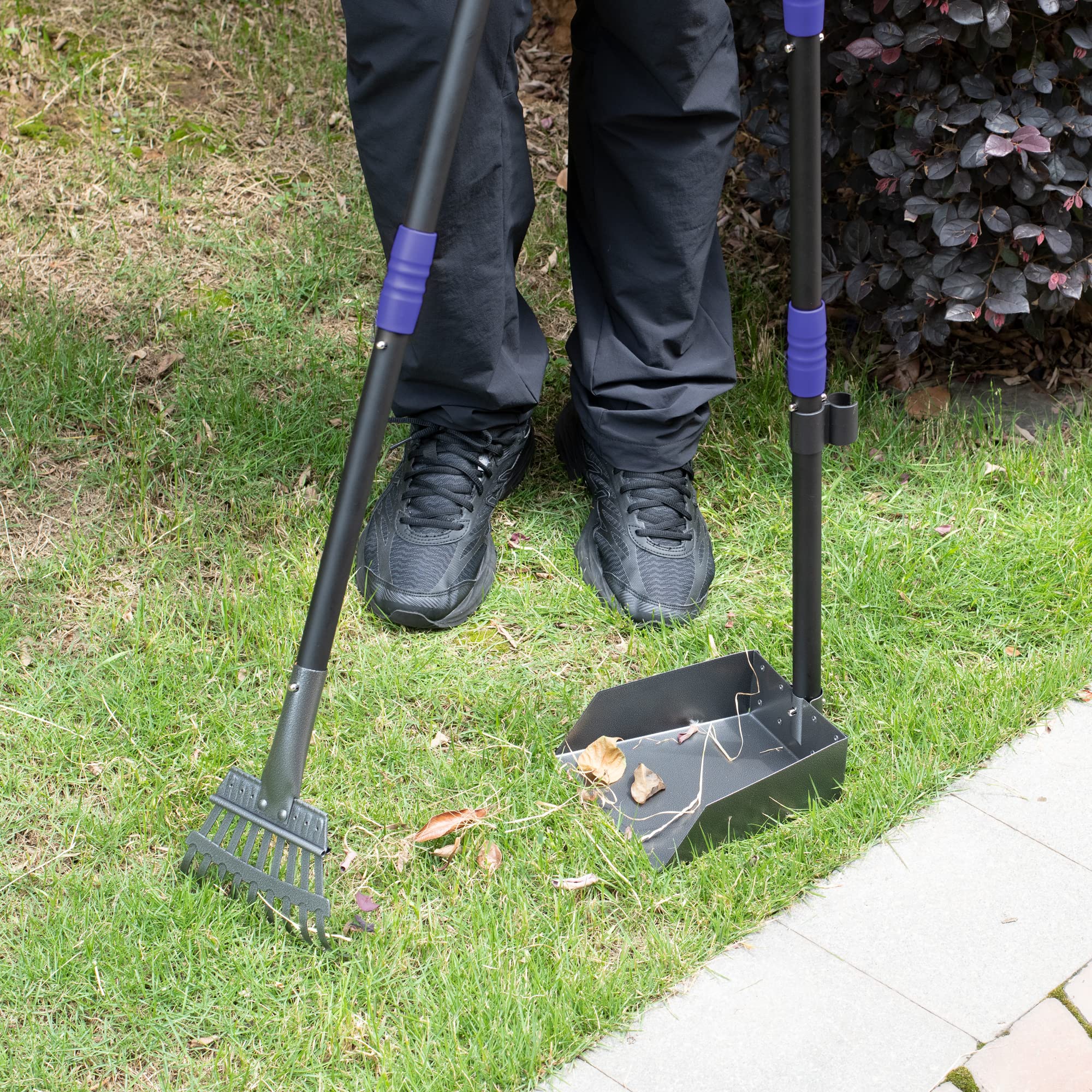 Heeyoo yard scoop reduces messy cleanup in grass.