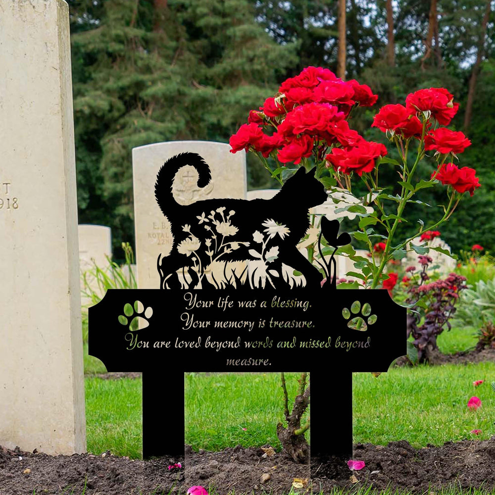 HEGANITS weatherproof steel cat marker withstands rain and sun outdoors.