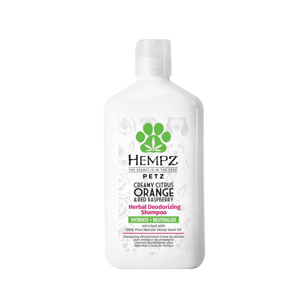 Hempz Petz dog shampoo bottle with hydrating formula and fresh scent.