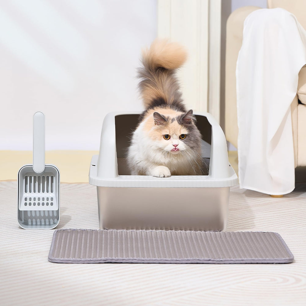Non-slip base keeps the litter box steady during busy days.
