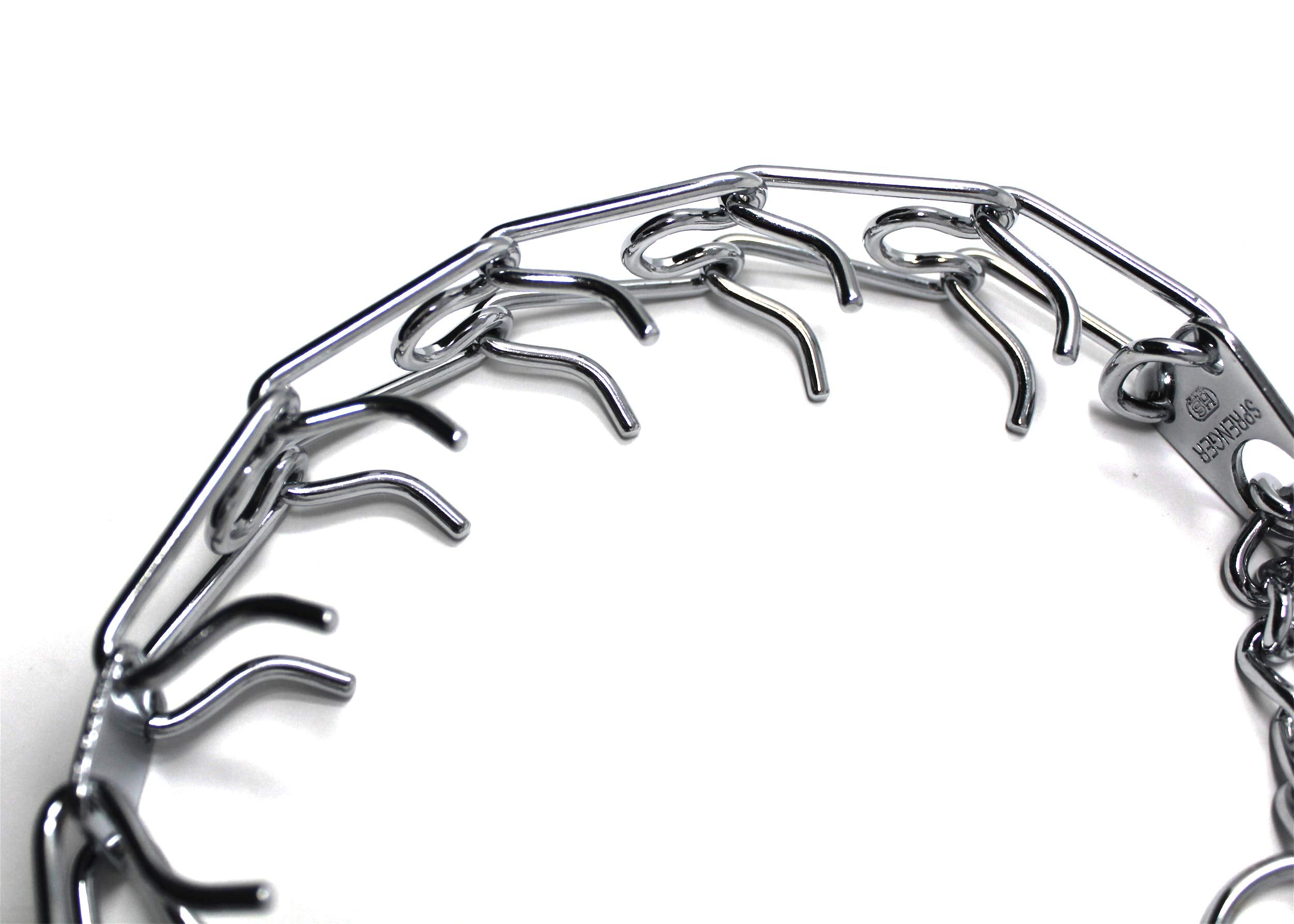 Herm Sprenger quick-release buckle enables fast collar changes between activities.