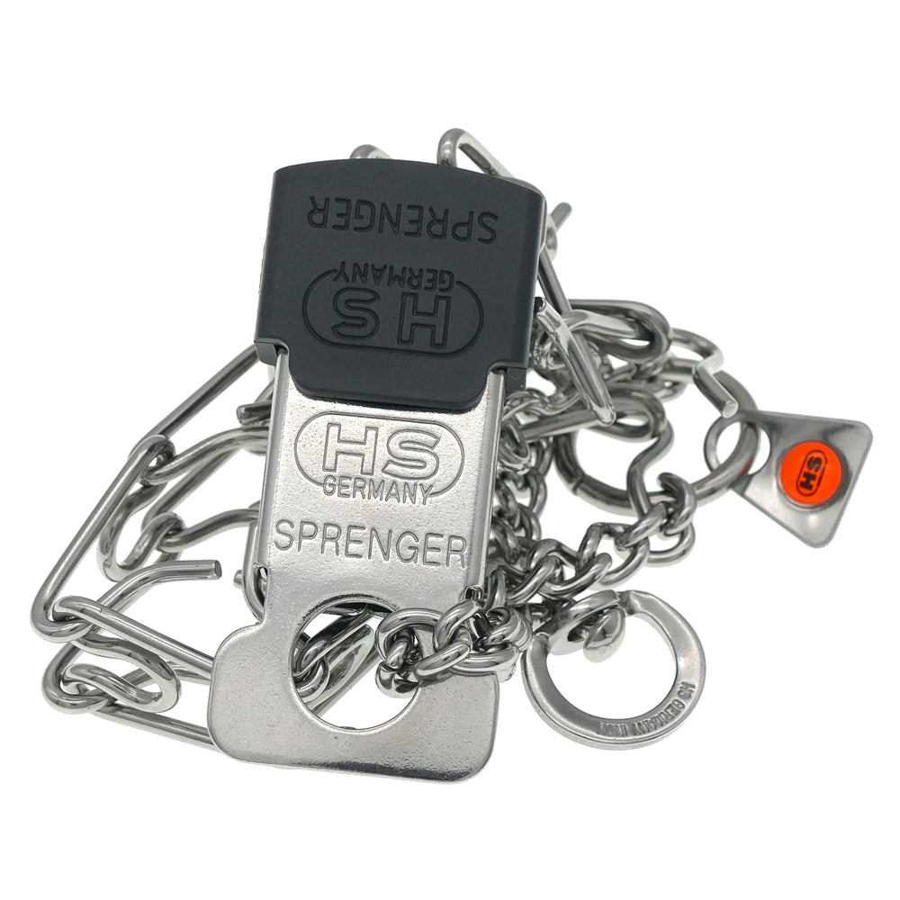 Herm Sprenger swivel D-ring enables tangle-free leash movement.