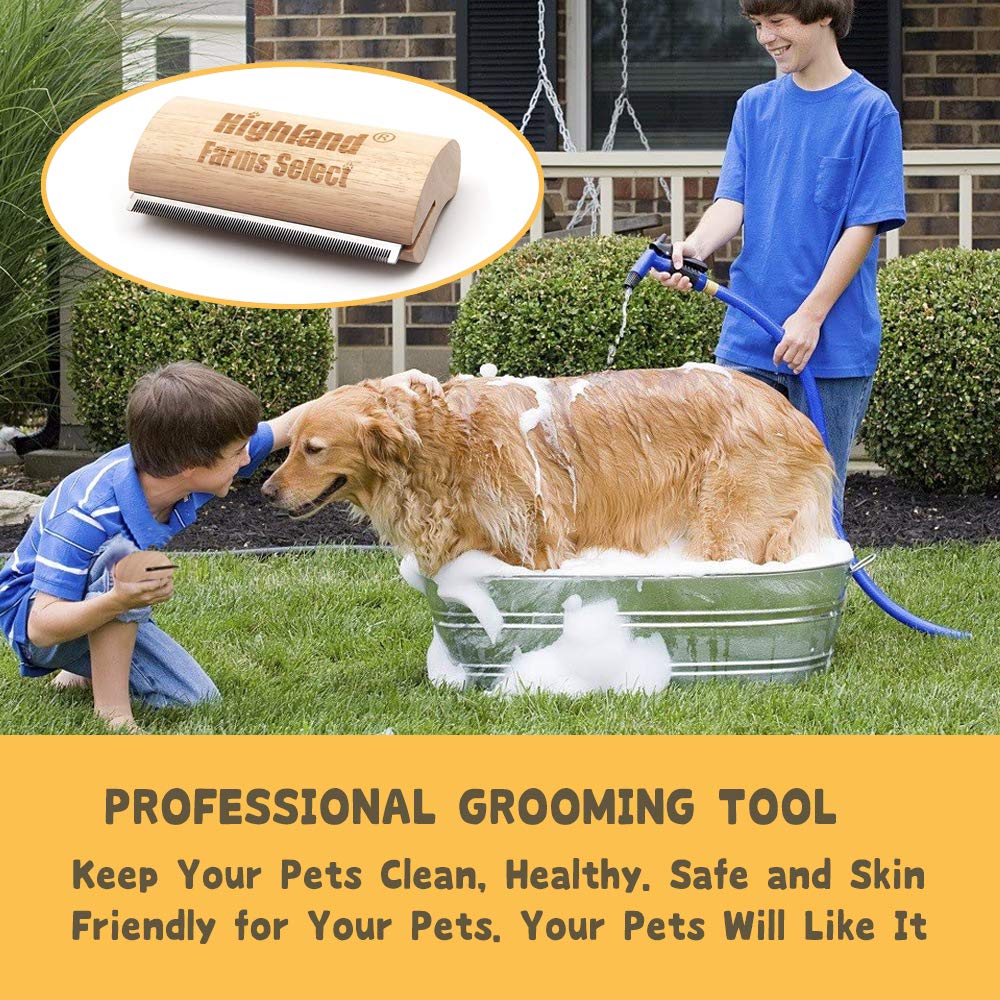 Highland Farms Select ergonomic wooden handle provides comfortable grooming sessions.