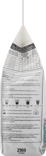 Hill's Science Diet ingredient list label highlights natural ingredients and vitamins.