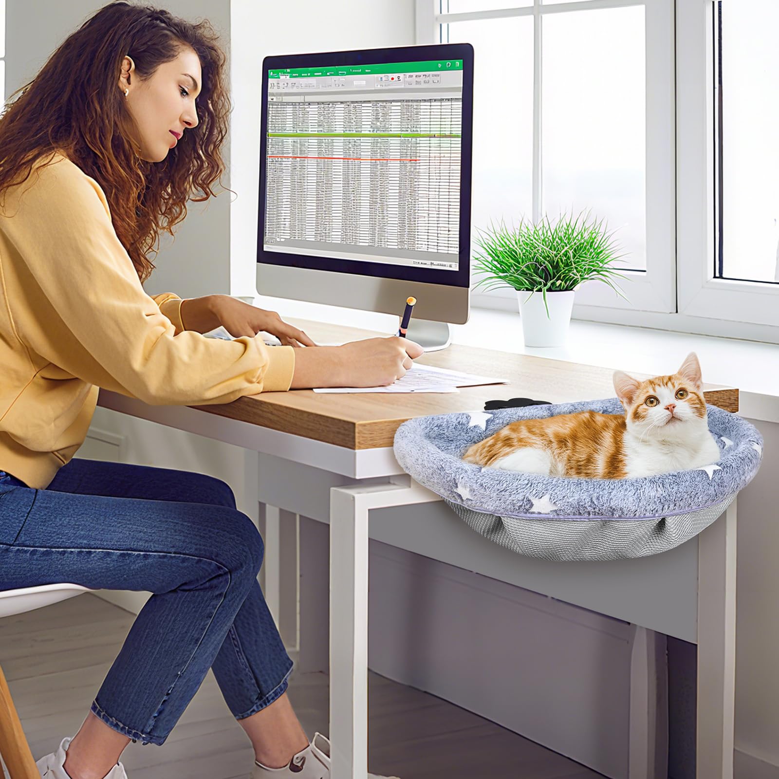 Himake Cat Desk Bed foldable-design saves desk space when idle.