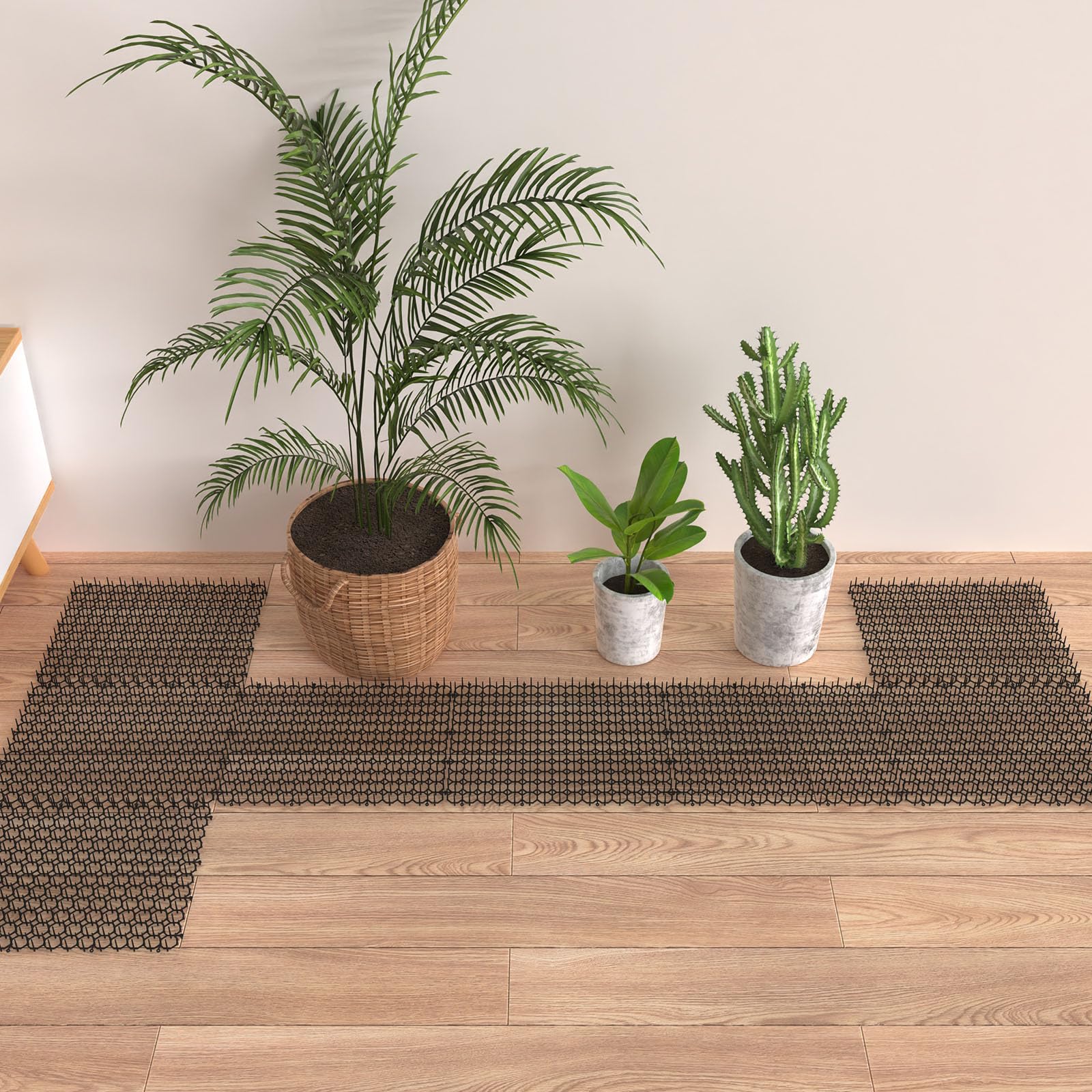 Hmyomina durable black spikes withstand outdoor use for long-lasting protection.