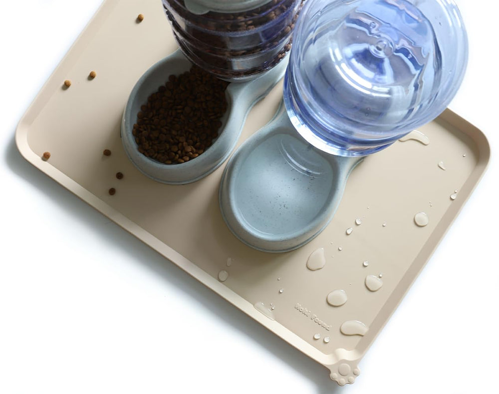Hoki Found feeding tray flexible and travel-friendly for trips