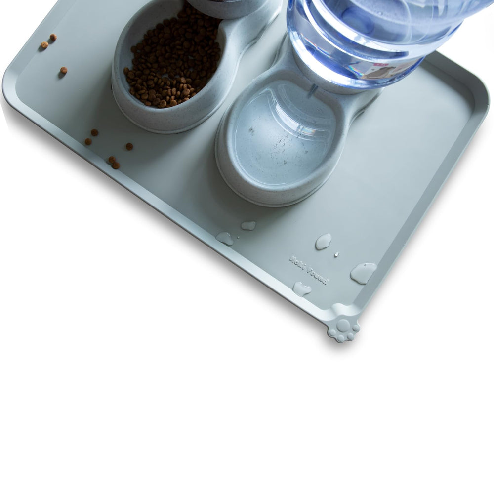 Hoki Found mat with extra-high raised edge helps keep floors clean.