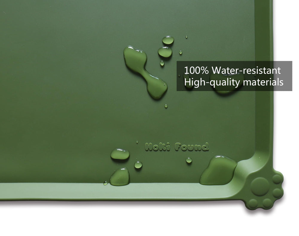 Hoki Found L water-resistant mat is easy to clean after meals.