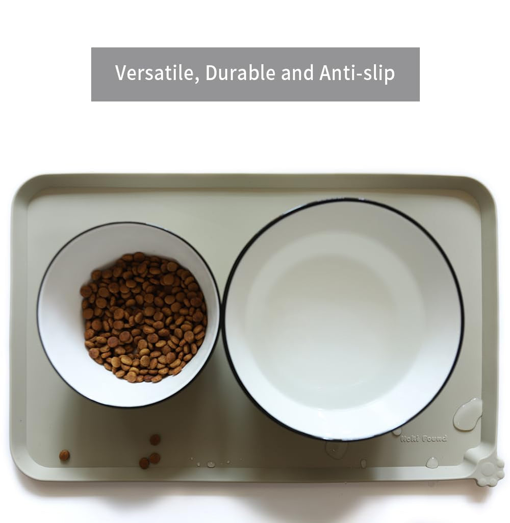 Hoki Found silicone mat with raised lip to keep food on mat