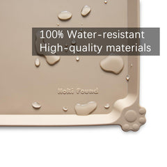 Hoki Found mat available in multiple colors for a coordinated feeding area