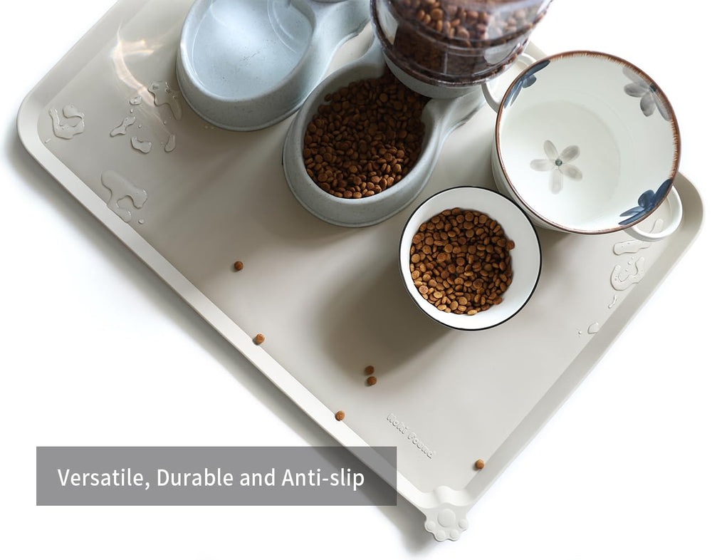 Hoki Found X-Large silicone mat in use on carpet, anti-slip bowls stay steady.