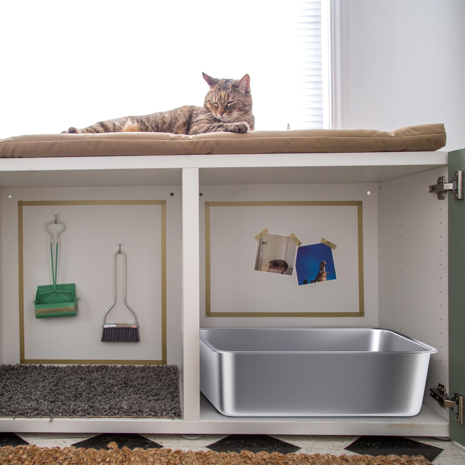 Holintan large high-sided unit used in a quiet corner
