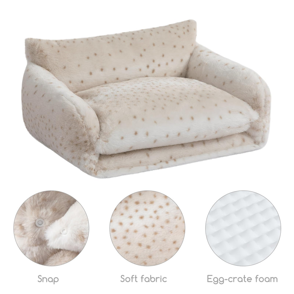 Hollypet bed with machine-washable covers for easy cleaning.