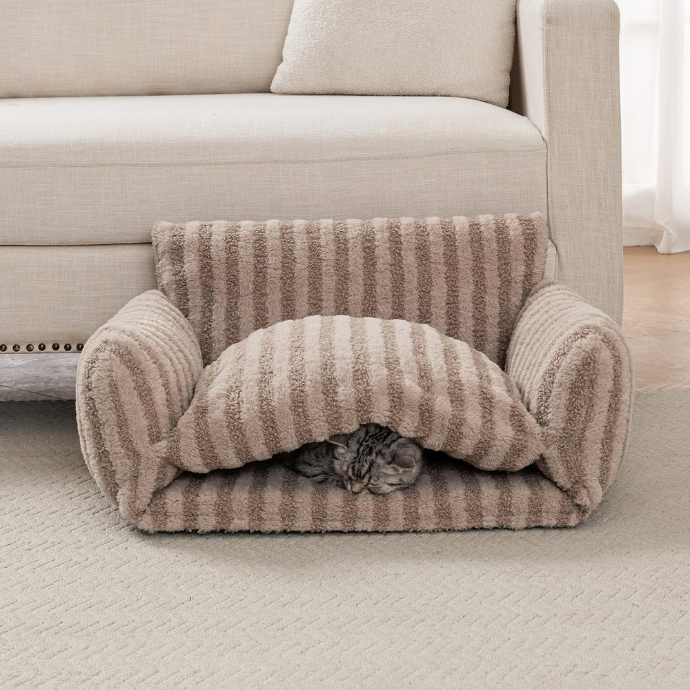 Hollypet cat bed S size accommodates larger cats or small dogs.
