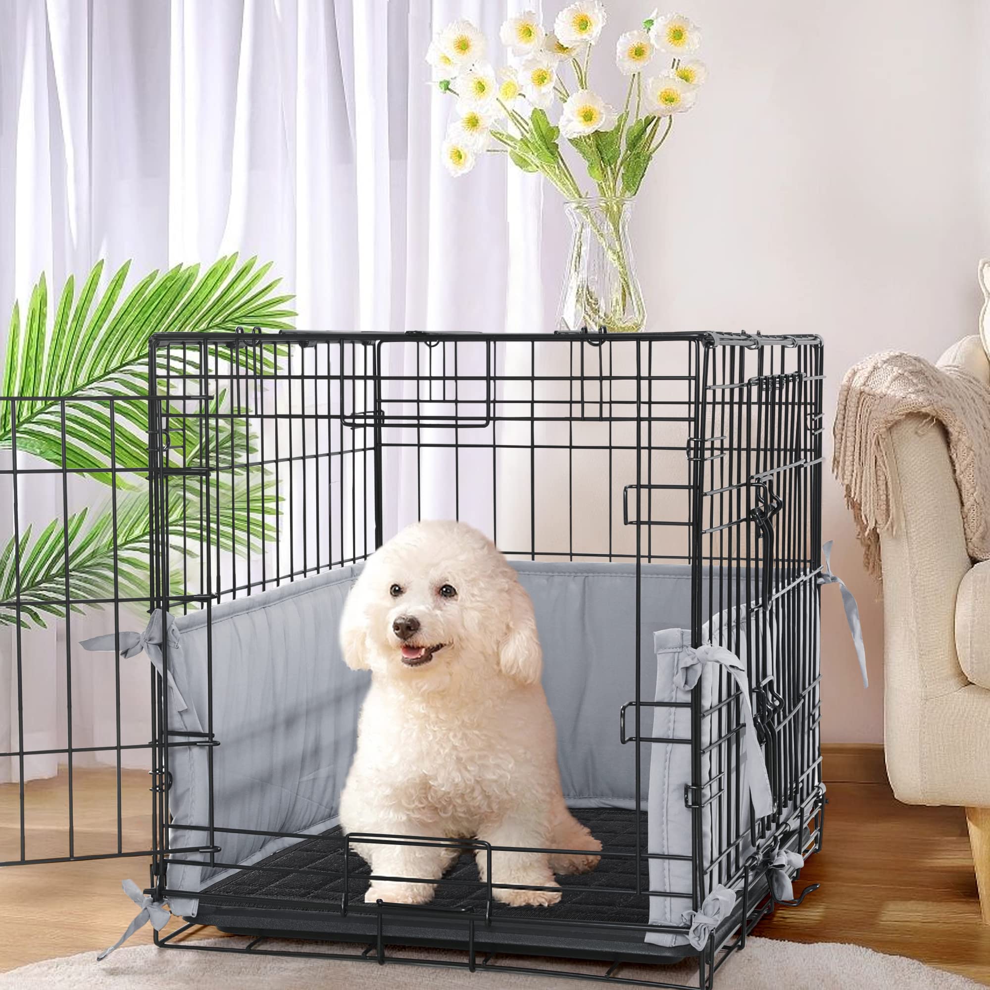 Hombys gray padded crate bumper close-up shows plush polyester filling.