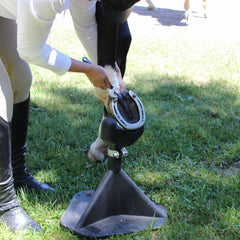 HOOF-IT thick rubber coating provides grip and shock absorption