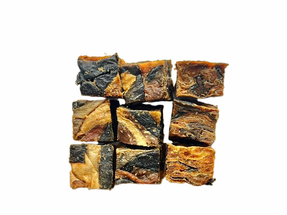 Hubert Premium Salmon Skin Squares crunchy texture enhances eating experience and protein-rich snacking.