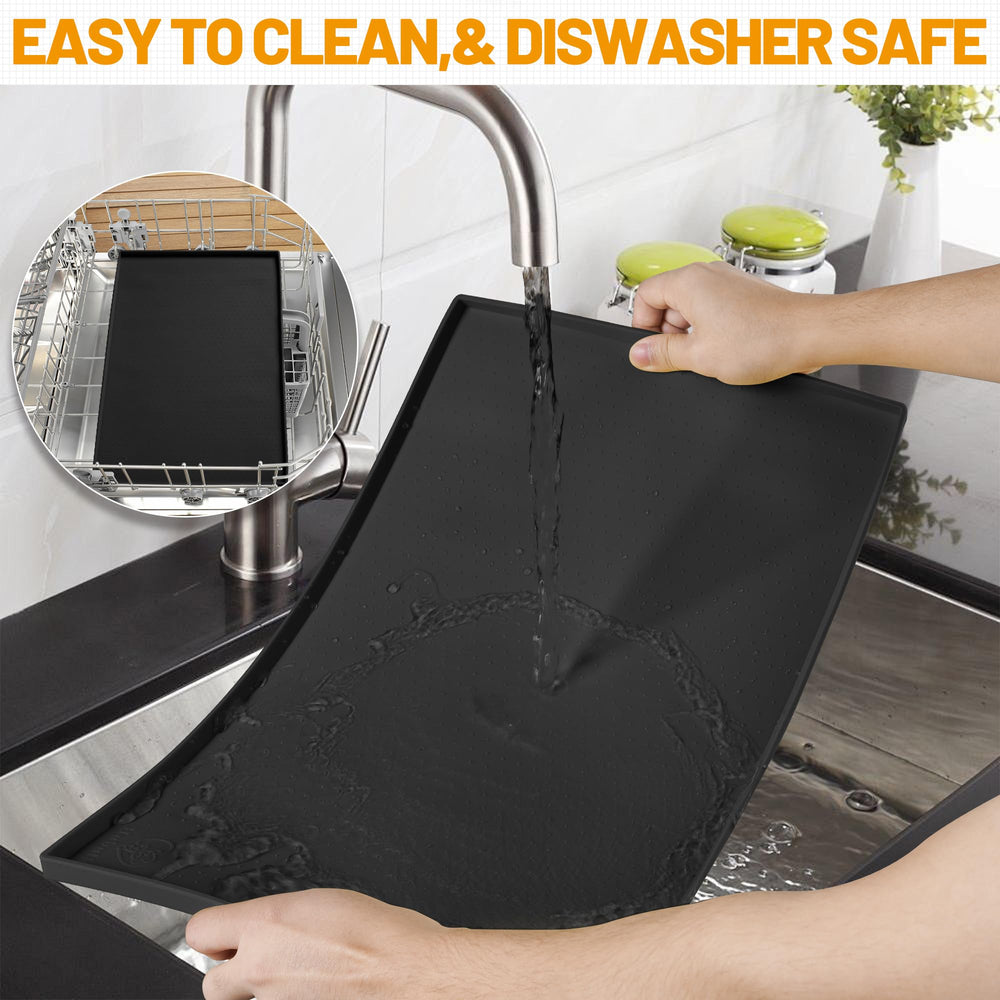 Hubulk black feeding mat blends with decor while reducing mess