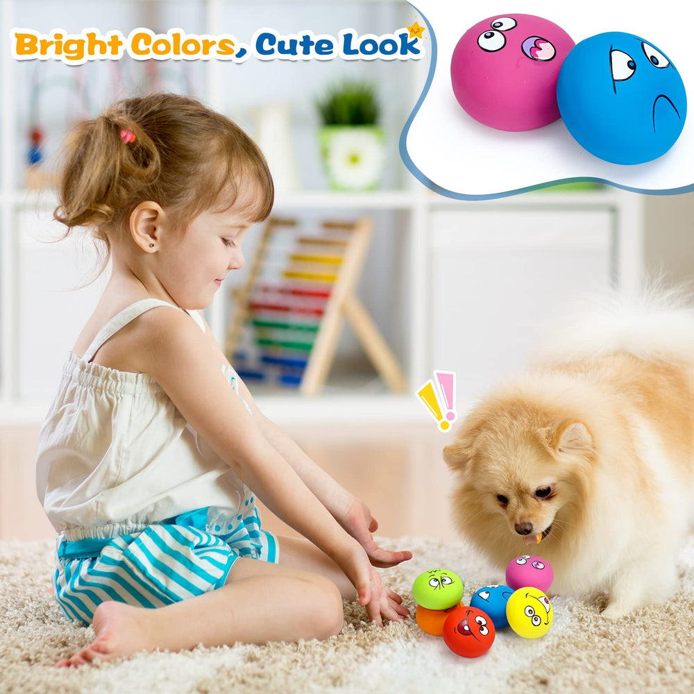 Hungdao fetch-ready dog ball toy made of latex rubber for chewing and retrieval play.