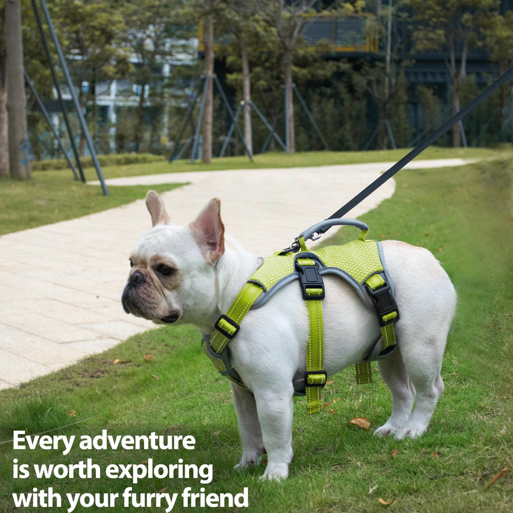 Huntboo Durable nylon fabric for all-season use and rugged activity.
